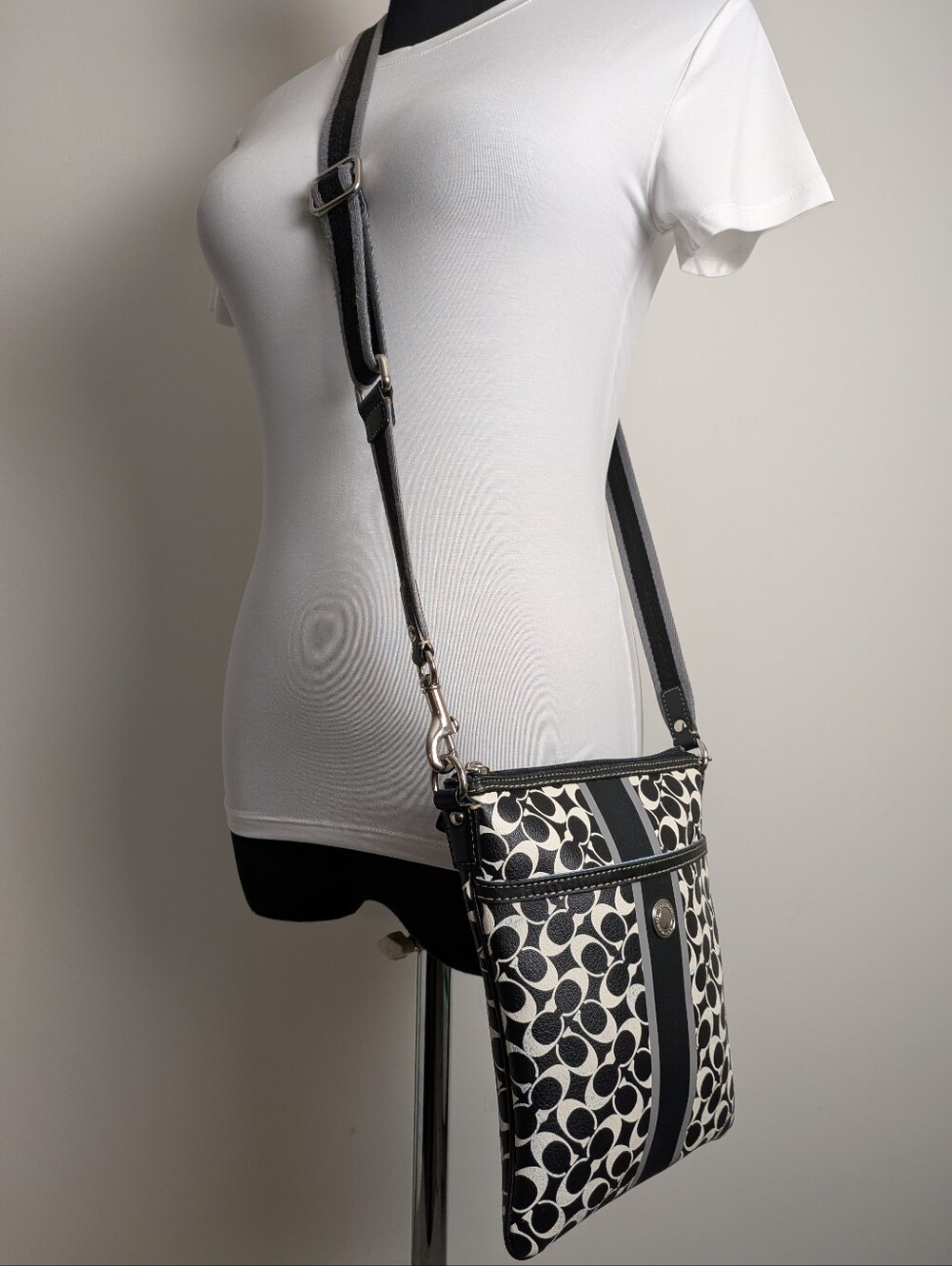 Coach Signature Swingpack Crossbody Bag Leather PVC Womens Coach Black